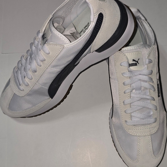 PUMA CLASSIC SNEAKERS...!!!